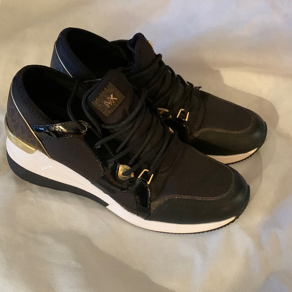Michael kors sneakers as 8.5